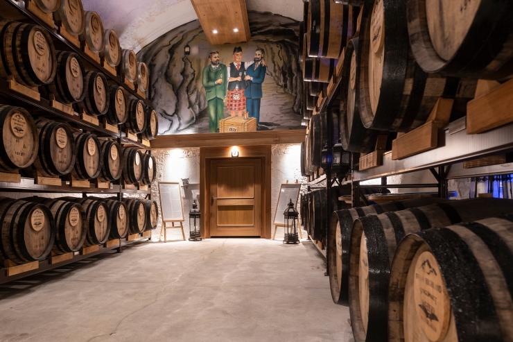 Interlaken Golden Triangle Unspunnen ruin, Rugenbräu brewery Trinkhalle 1