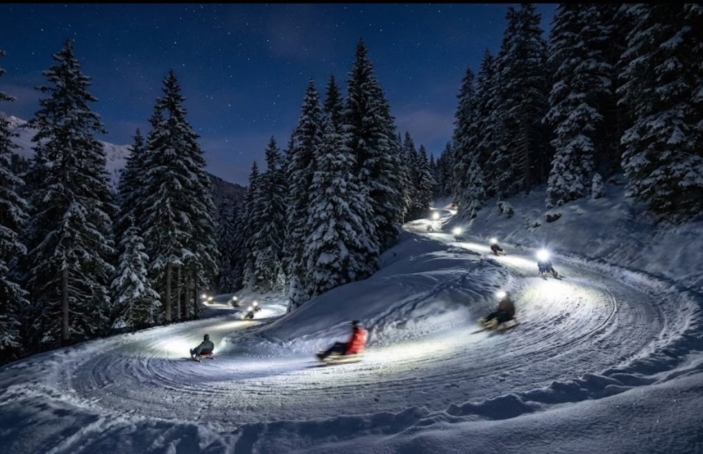 Night sledding Ultimate Interlaken Winter Night Out Frozen Thrills Cheesy Grills snowshoeing Jungfrau snow (10)